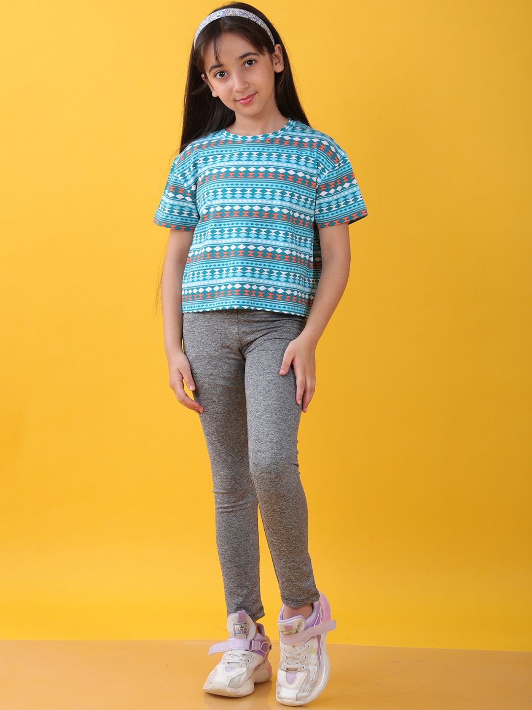 

Anthrilo Girls Printed Pure Cotton T-shirt With Leggings, Blue