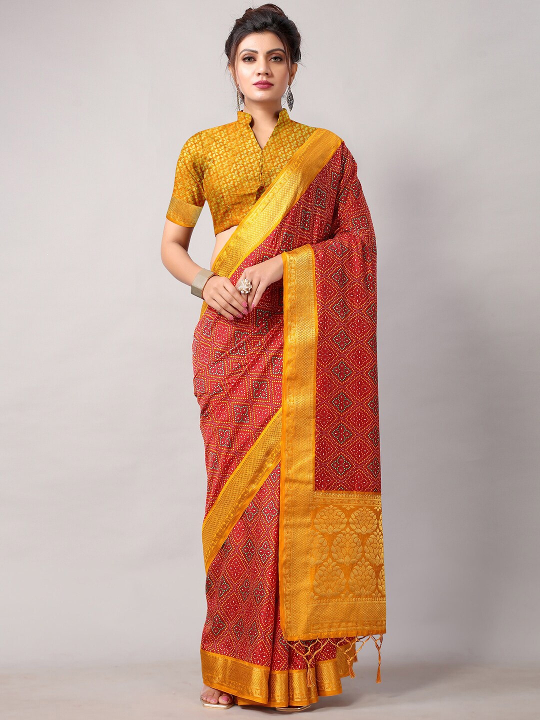

Shaily Bandhani Printed Zari Saree, Maroon