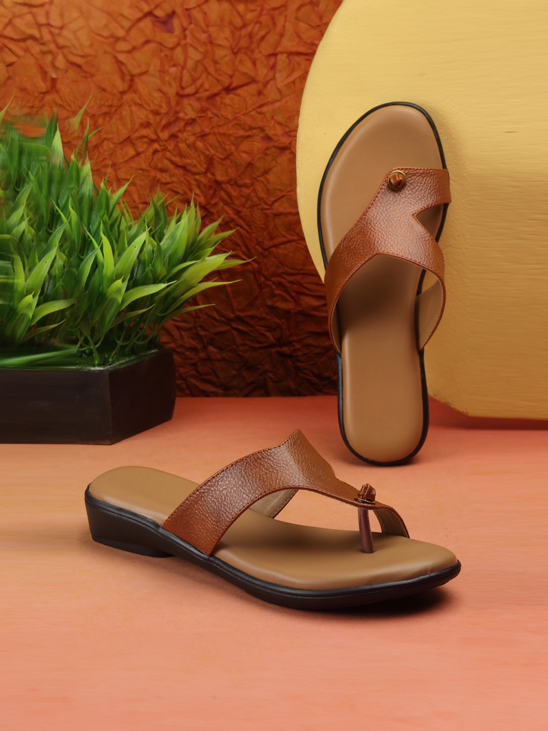 

sneakers villa Textured One Toe Flats, Tan