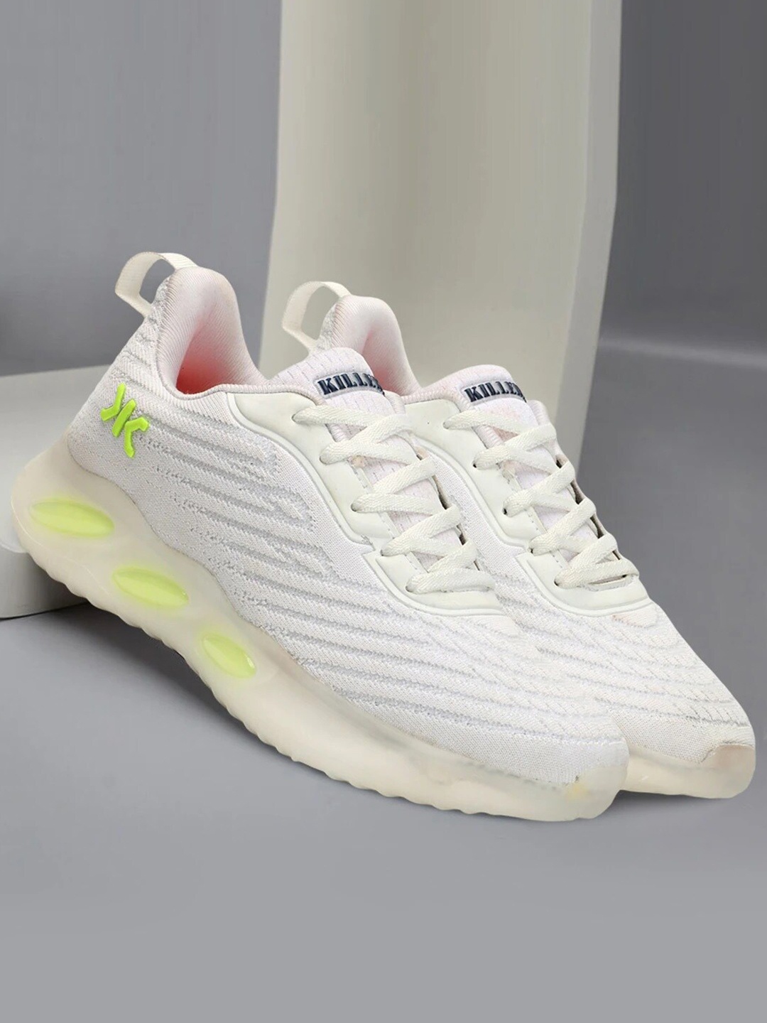 

Killer Men Textile Flyknit Running Shoes, White