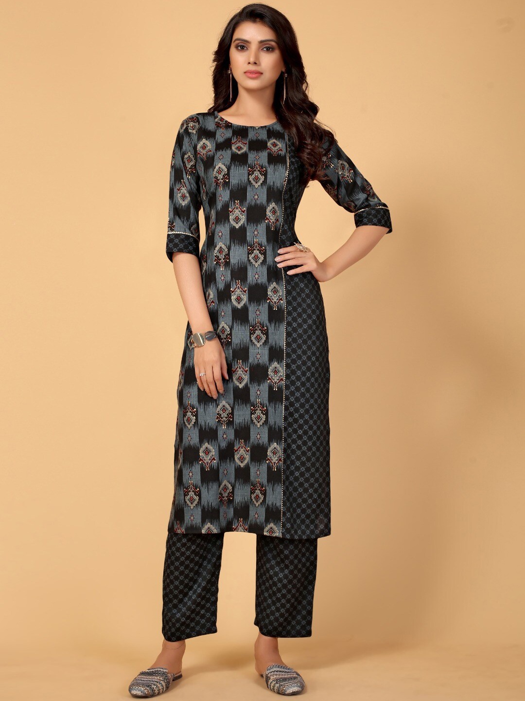 

DIVASTRI Ethnic Motifs Printed Cotton Silk Straight Kurta with Trousers, Navy blue