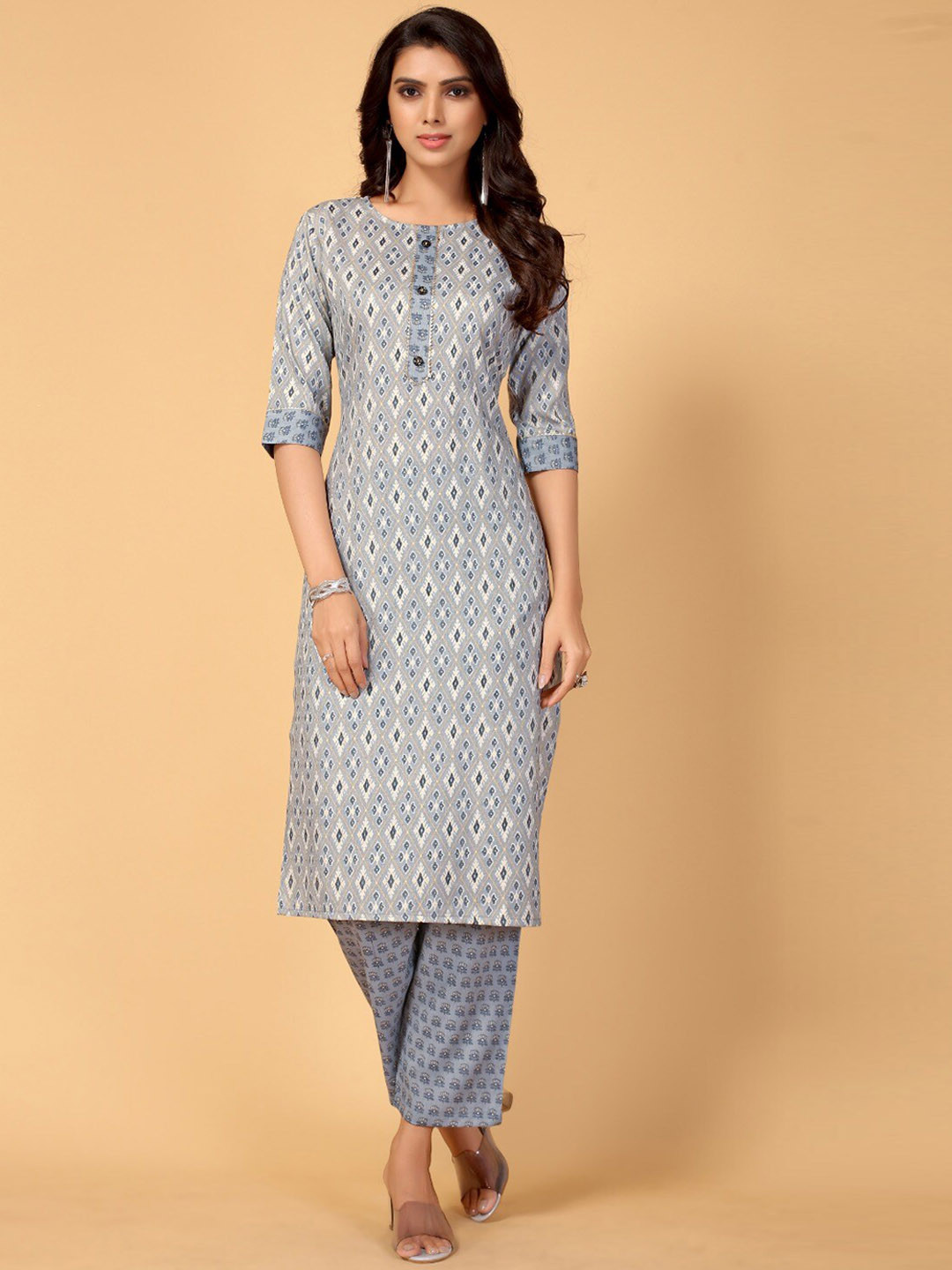 

DIVASTRI Ethnic Motifs Printed Cotton Silk Straight Kurta with Trousers, Grey
