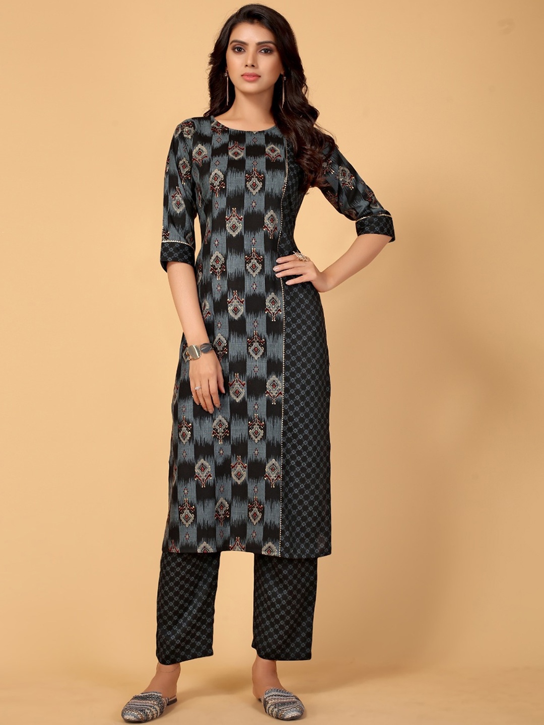 

DIVASTRI Ethnic Motifs Printed Cotton Silk Straight Kurta with Trousers, Navy blue