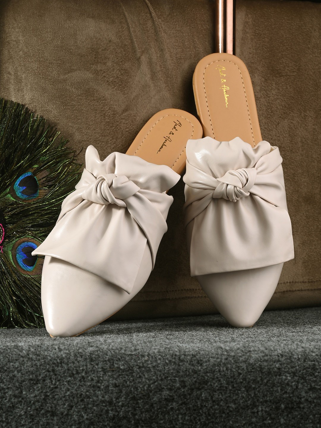 

Mast & Harbour Off White Pointed Toe Mules