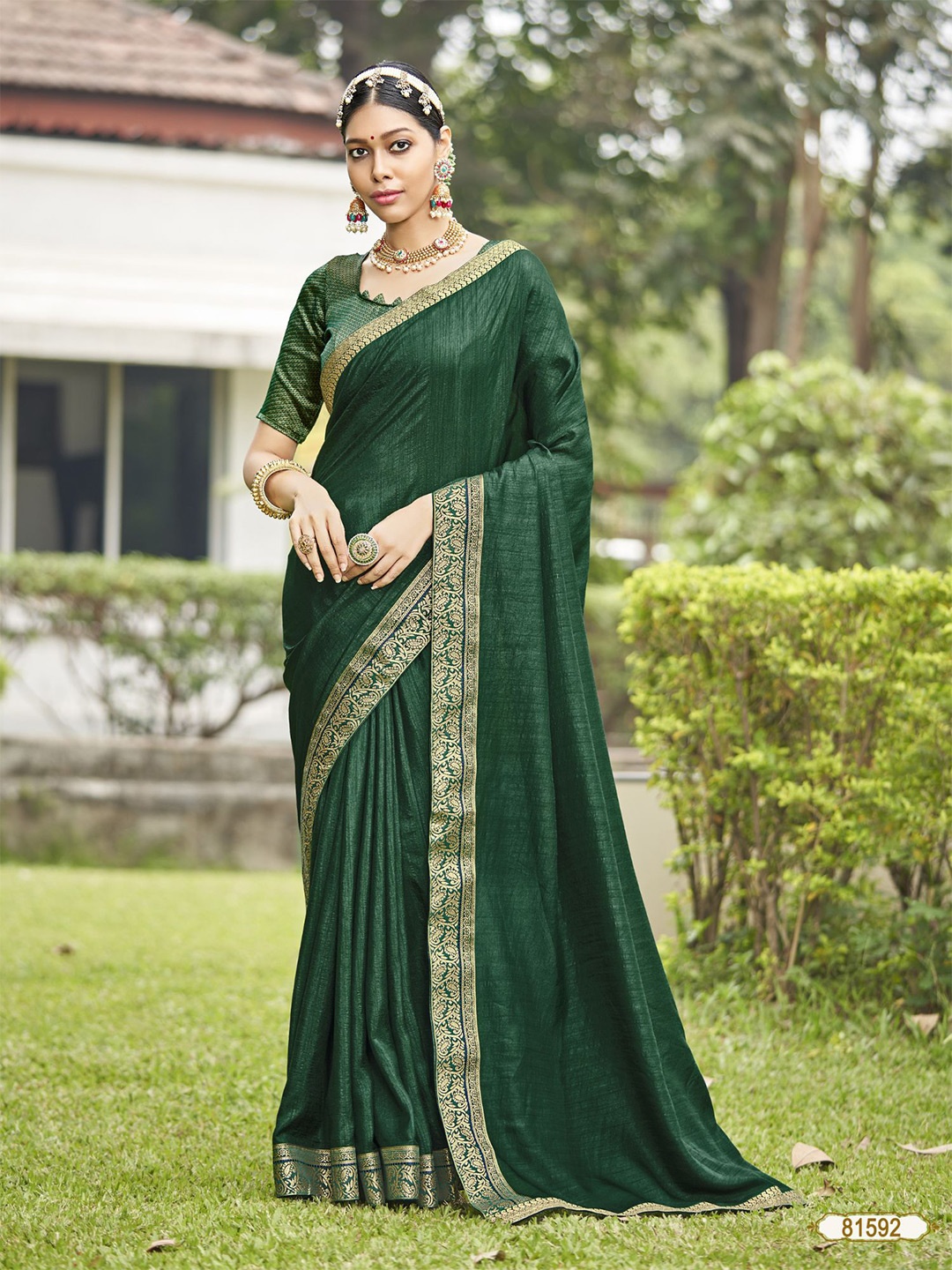 

VIRICA Woven Design Zari Saree, Green