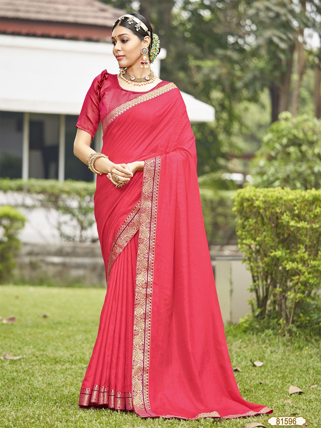 

VIRICA Woven Design Zari Saree, Pink