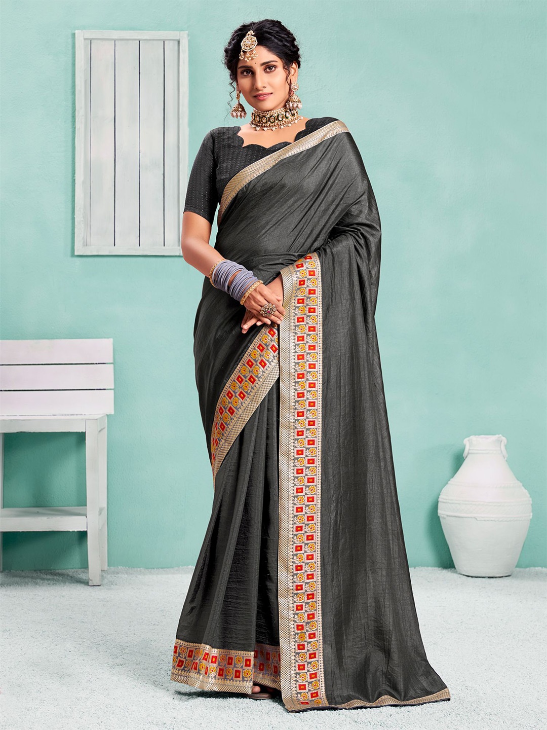 

VIRICA Woven Design Border Zari Saree, Grey
