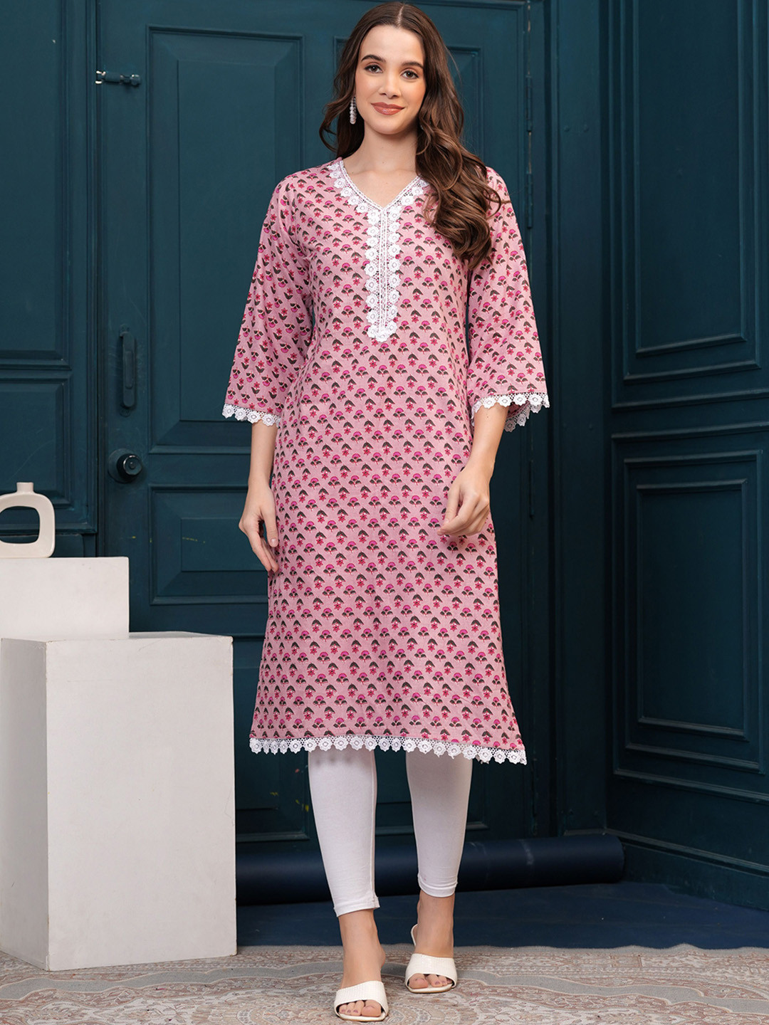

KALINI Ethnic Motifs Printed Round Neck Cotton Straight Kurta, Pink
