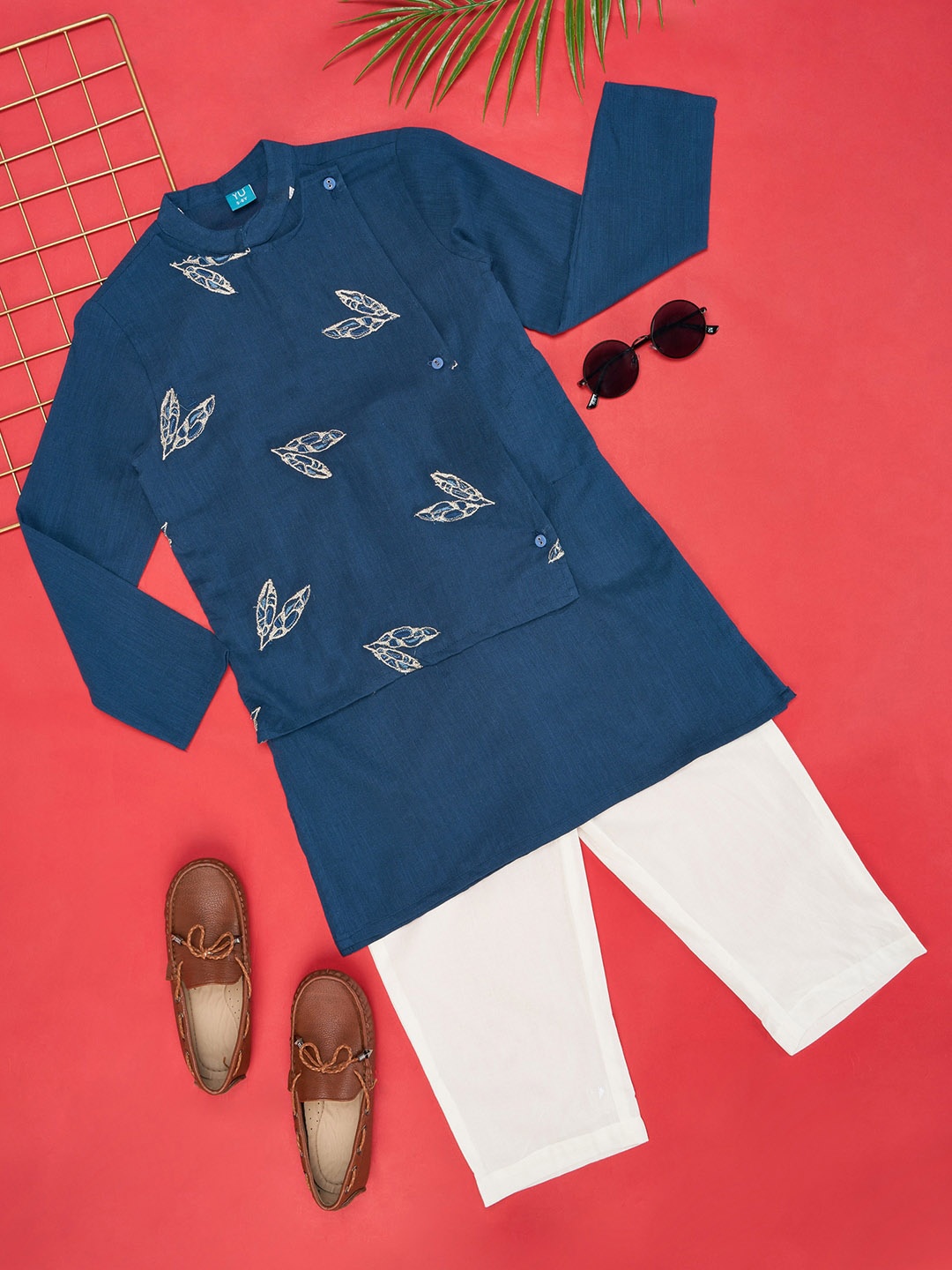 

YU by Pantaloons Boys Floral Embroidered Thread Work Pure Cotton Kurta With Pyjamas, Navy blue