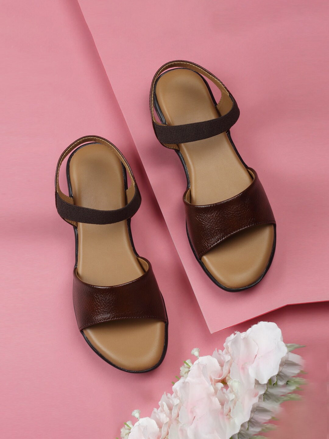 

DEAS Open Toe Flats, Brown