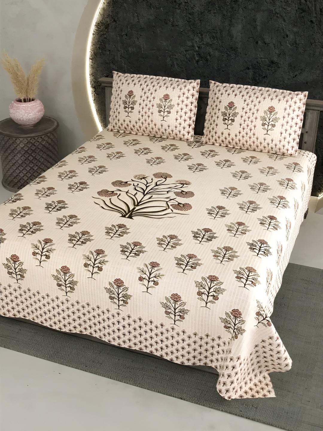 

LIVING ROOTS Brown & Black Floral 300 TC King Bedsheet With 2 Pillow Covers