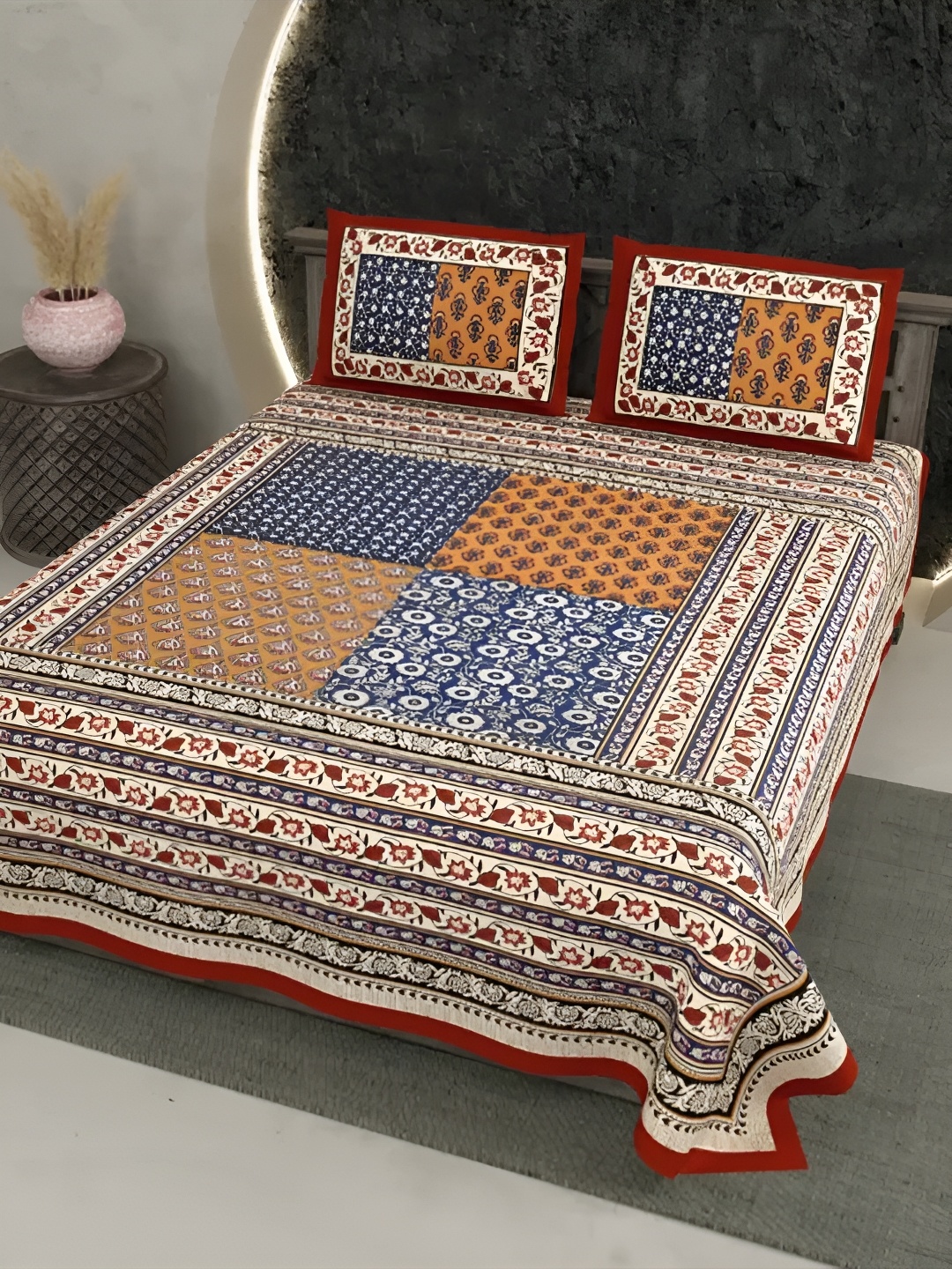 

LIVING ROOTS Maroon & White Floral 300 TC King Bedsheet With 2 Pillow Covers