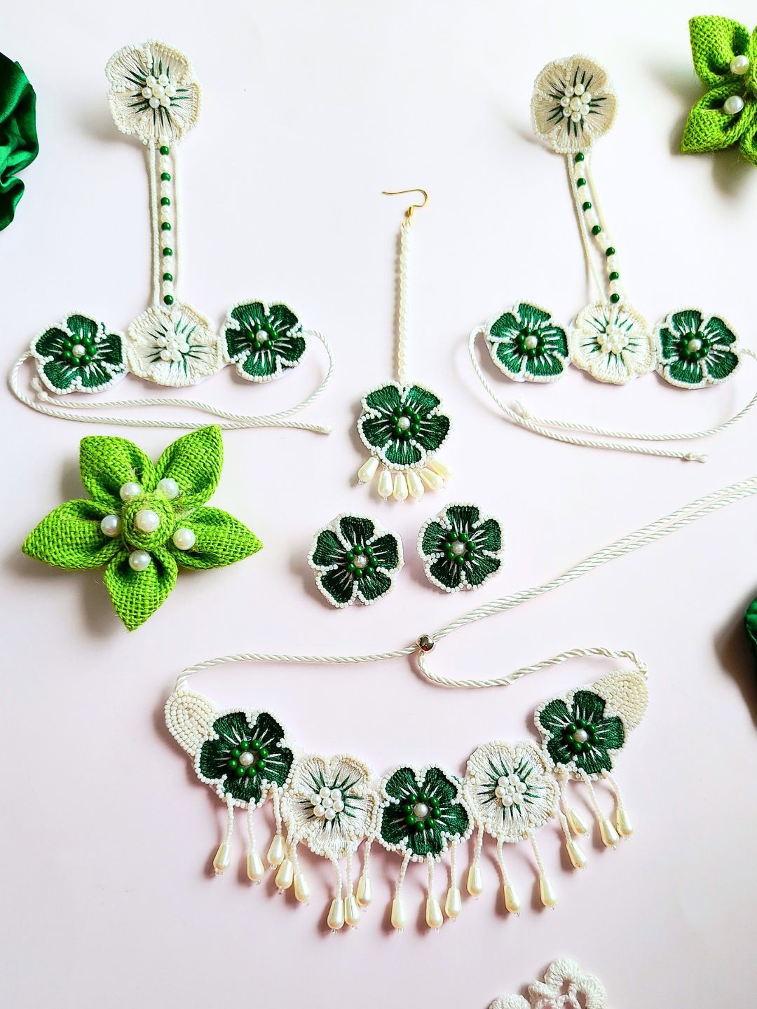 

Anouk Gold-Plated Green Beaded Floral Jewellery Set