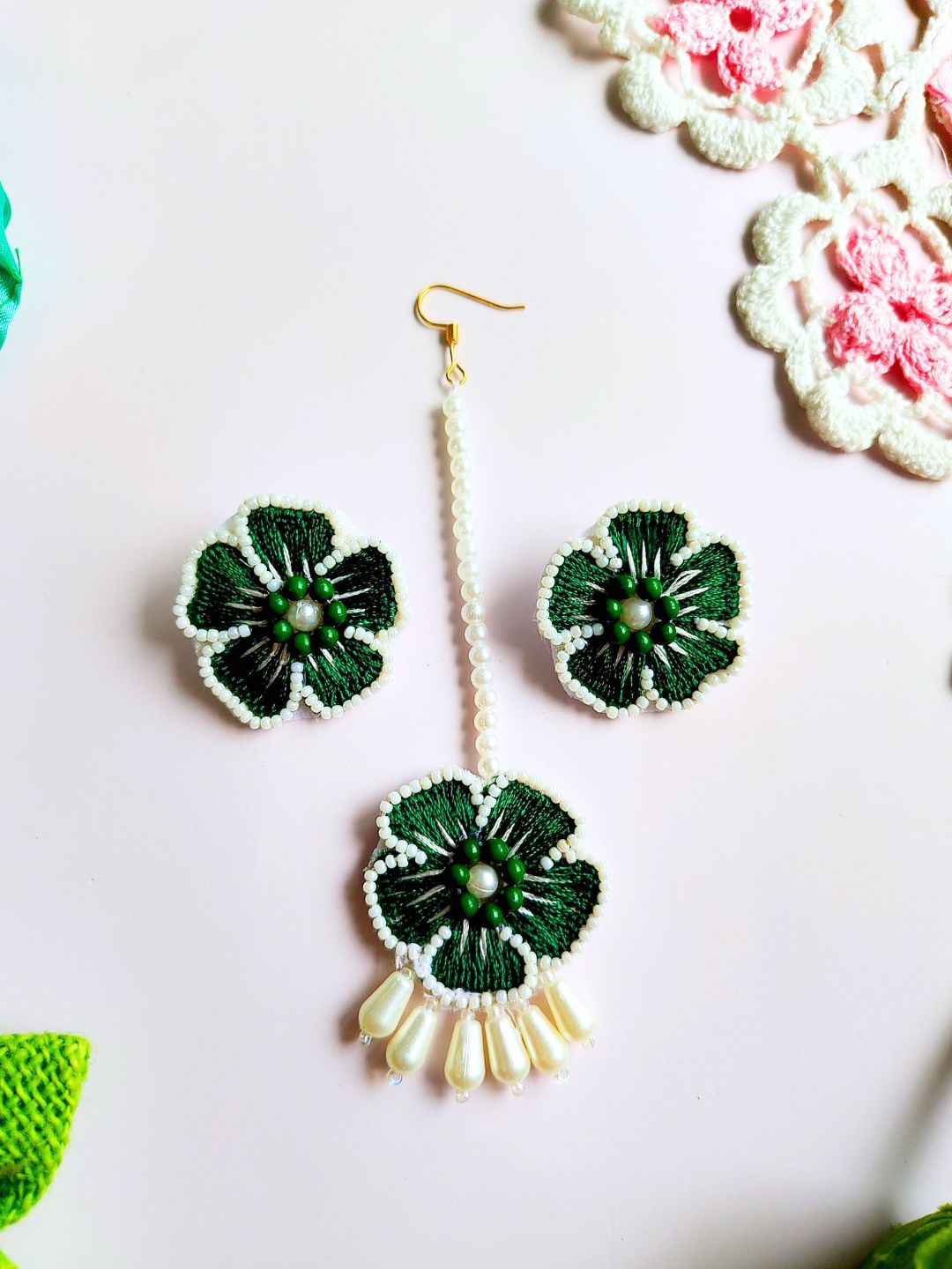

Anouk Gold-Plated Green Beaded Floral Jewellery Set