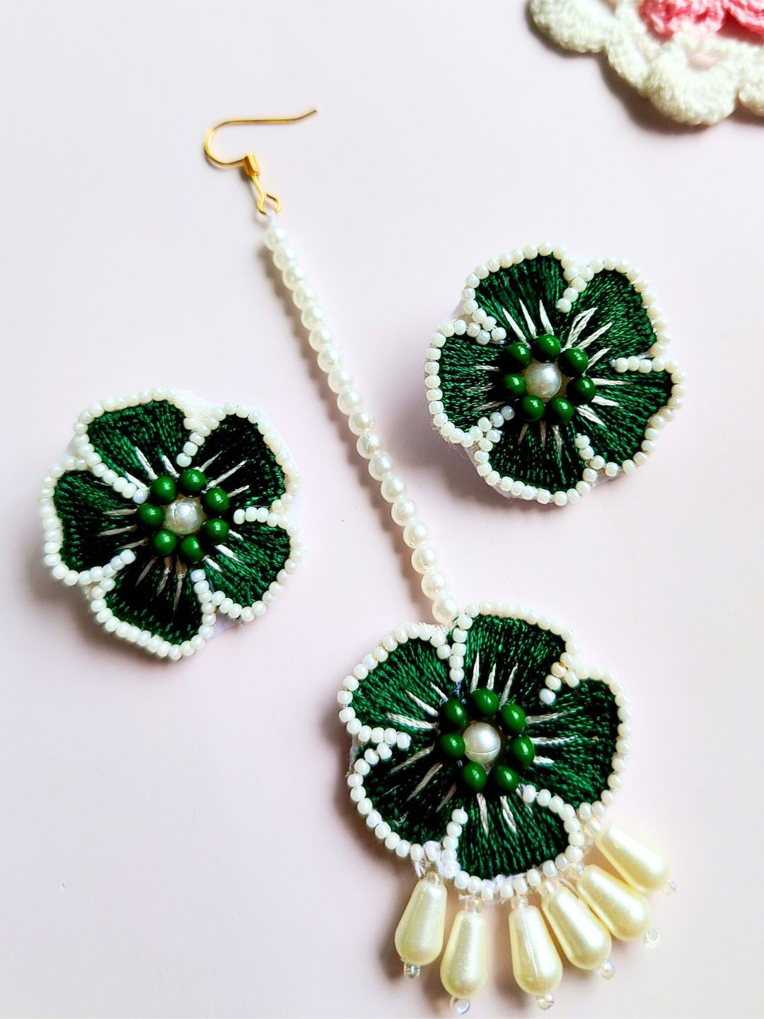 

DressBerry Gold-Plated Green Beaded Boho Floral Jewellery Set