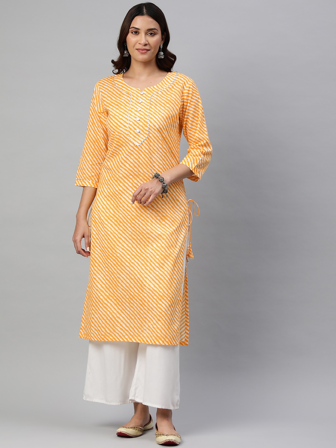 

One Femme Leheriya Printed Gotta Patti Pure Cotton Kurta, Yellow