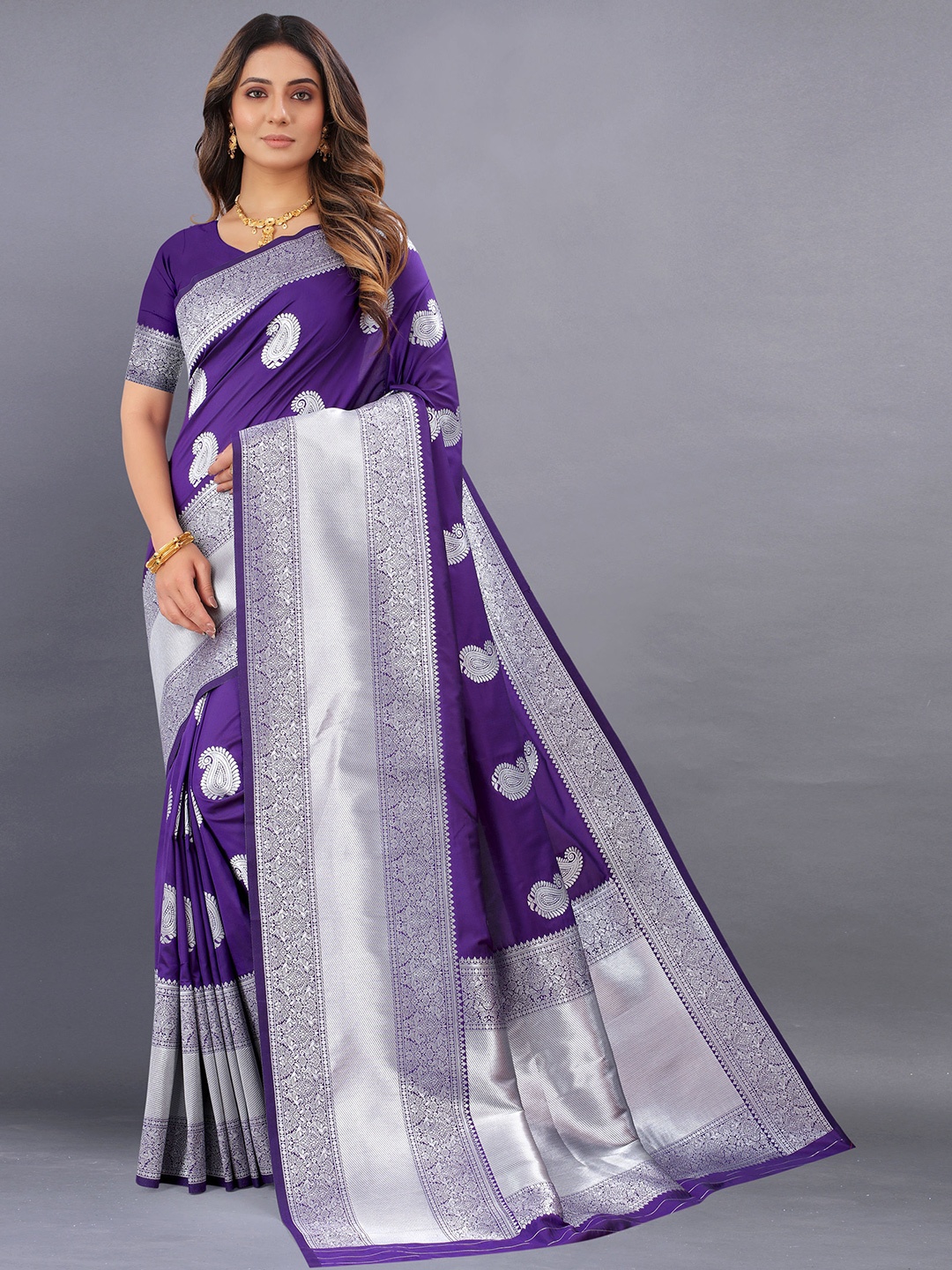 

DIVASTRI Ethnic Motifs Woven Design Zari Banarasi Saree, Purple