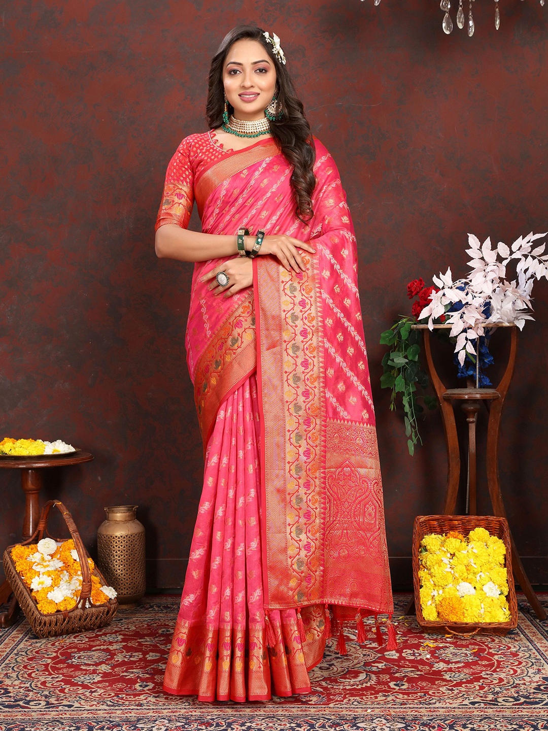 

DIVASTRI Ethnic Motifs Woven Design Zari Banarasi Saree, Pink