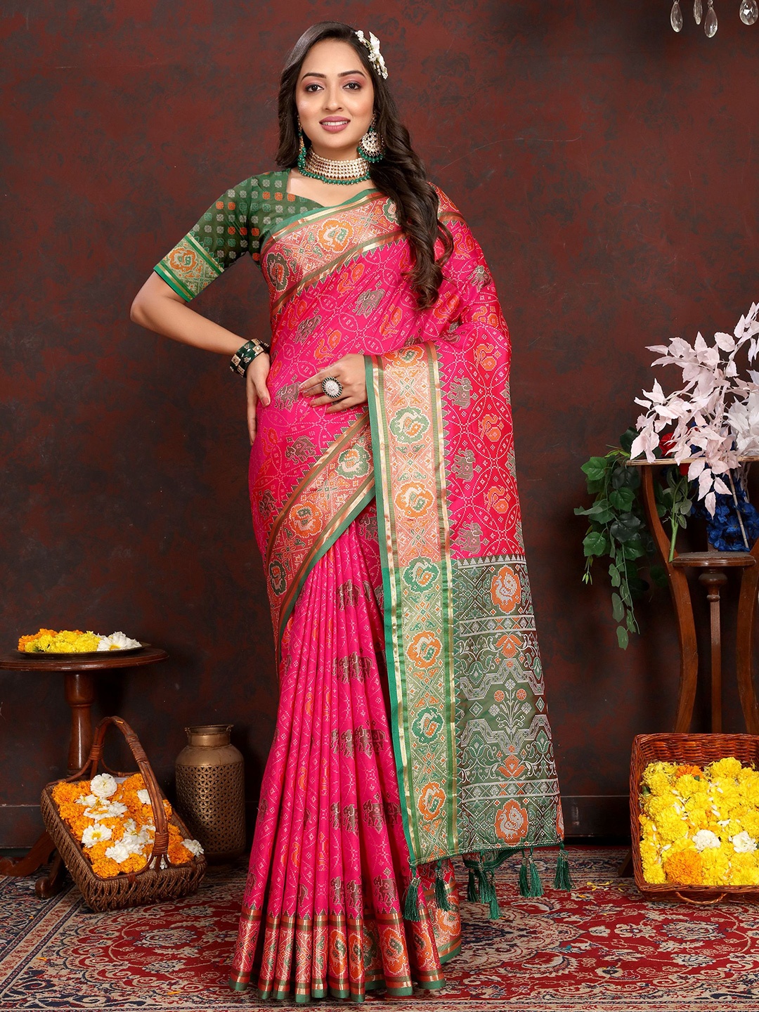 

DIVASTRI Ethnic Motifs Woven Design Zari Patola Saree, Pink