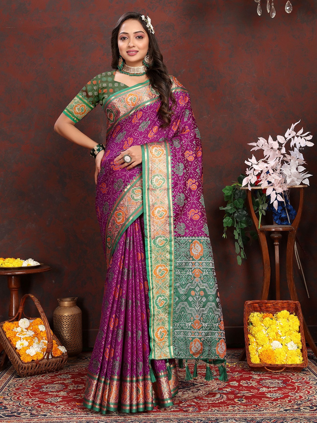 

DIVASTRI Ethnic Motifs Woven Design Zari Patola Saree, Purple