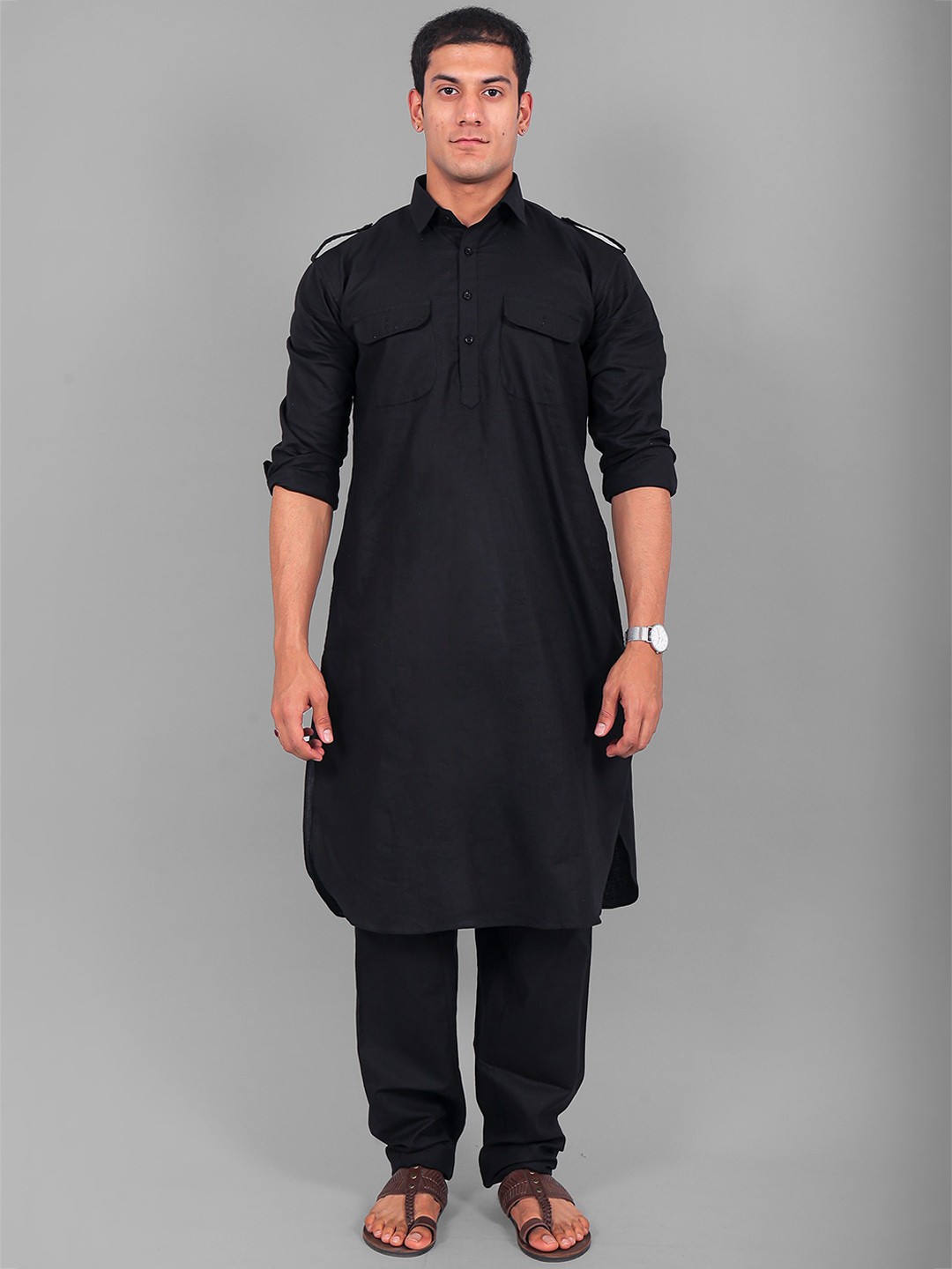 

BLUESAANCHI Roll-Up Sleeves Pathani Kurta with Pyjamas, Black