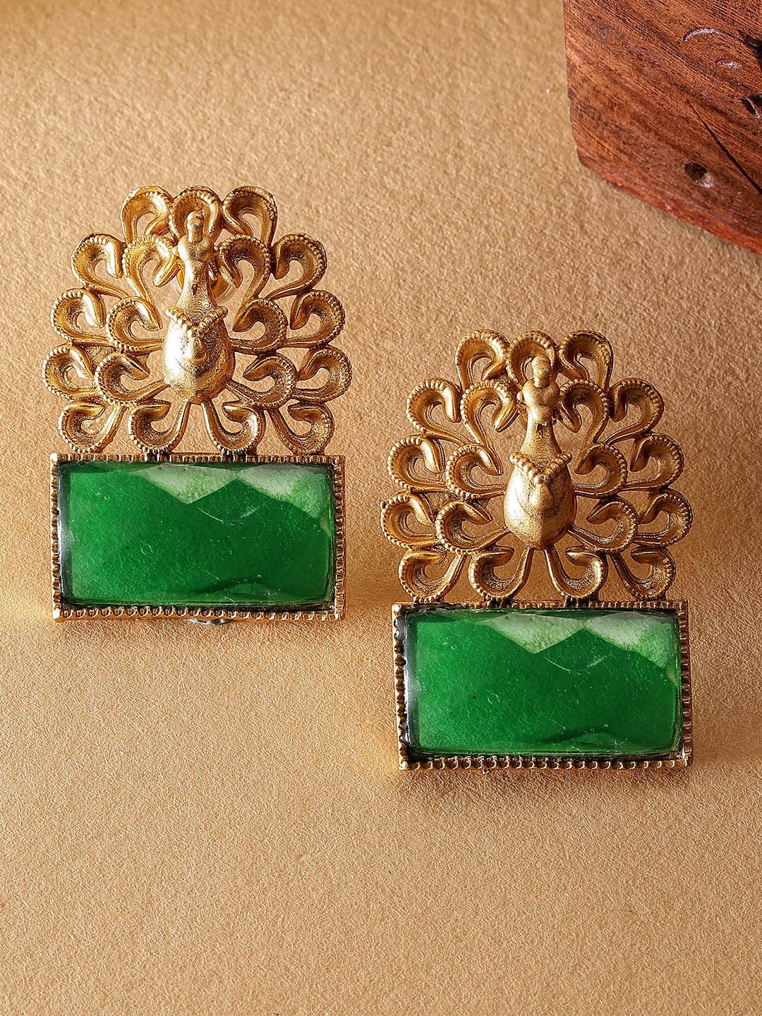 

KARATCART Gold Plated Contemporary Stud Earrings, Green