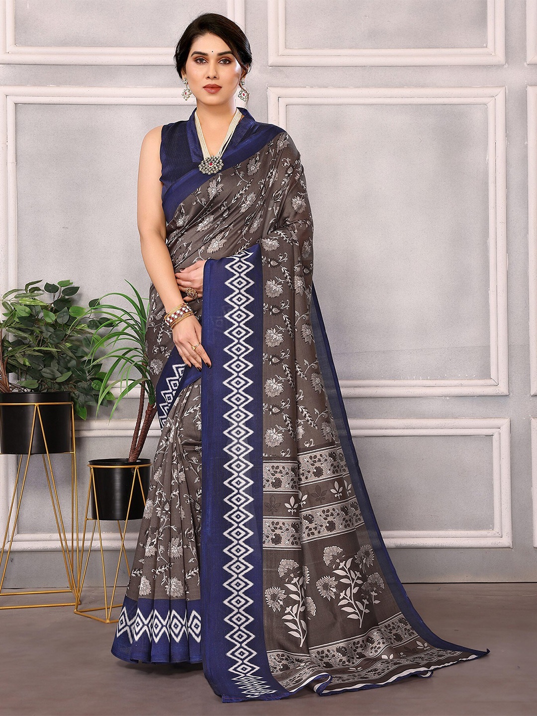 

KALINI Ethnic Motifs Printed Art Silk Saree, Navy blue