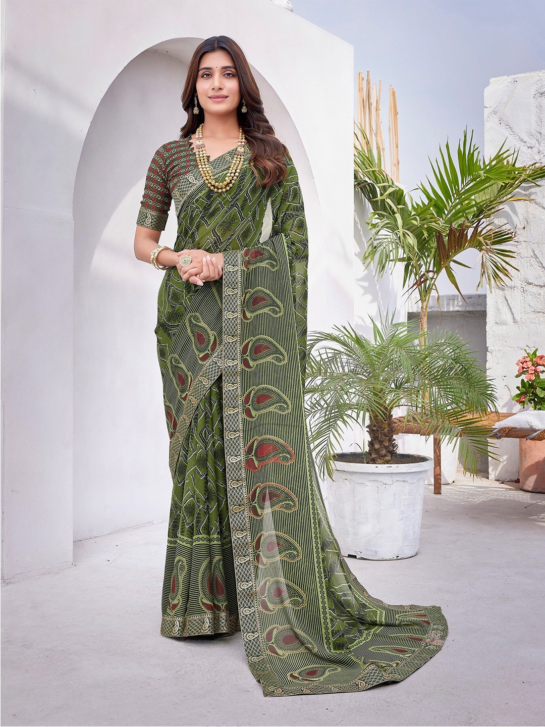 

KALINI Geometric Printed Leheriya Saree, Green
