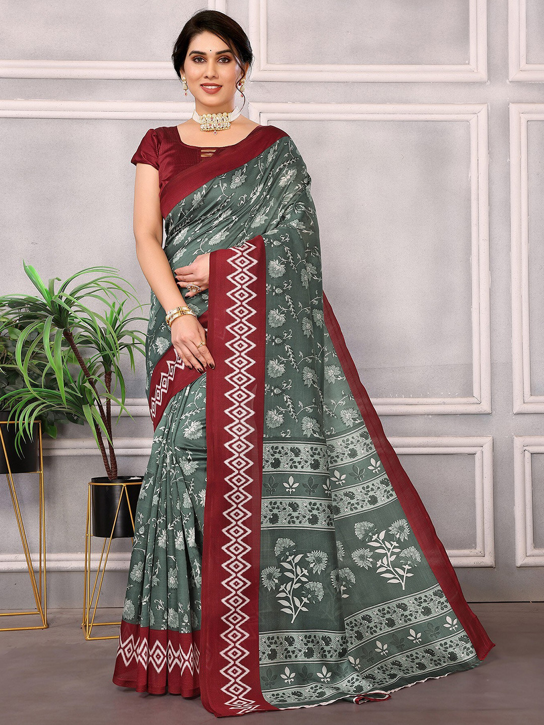 

KALINI Floral Printed Art Silk Saree, Maroon