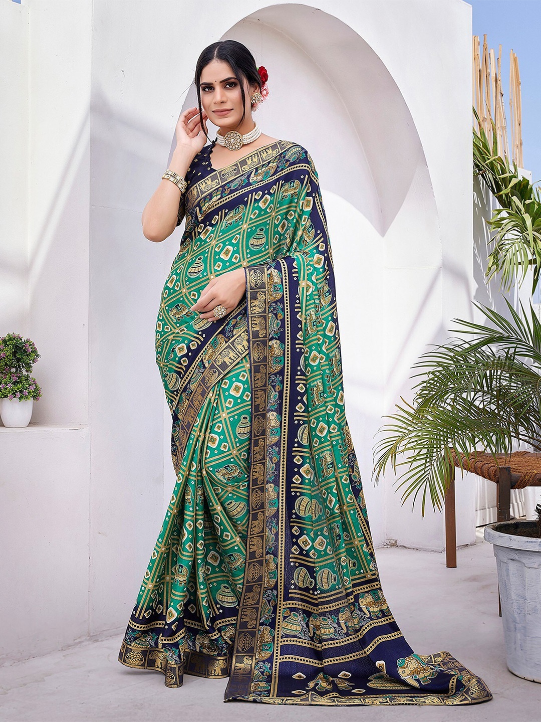 

KALINI Bandhani Zari Patola Saree, Navy blue