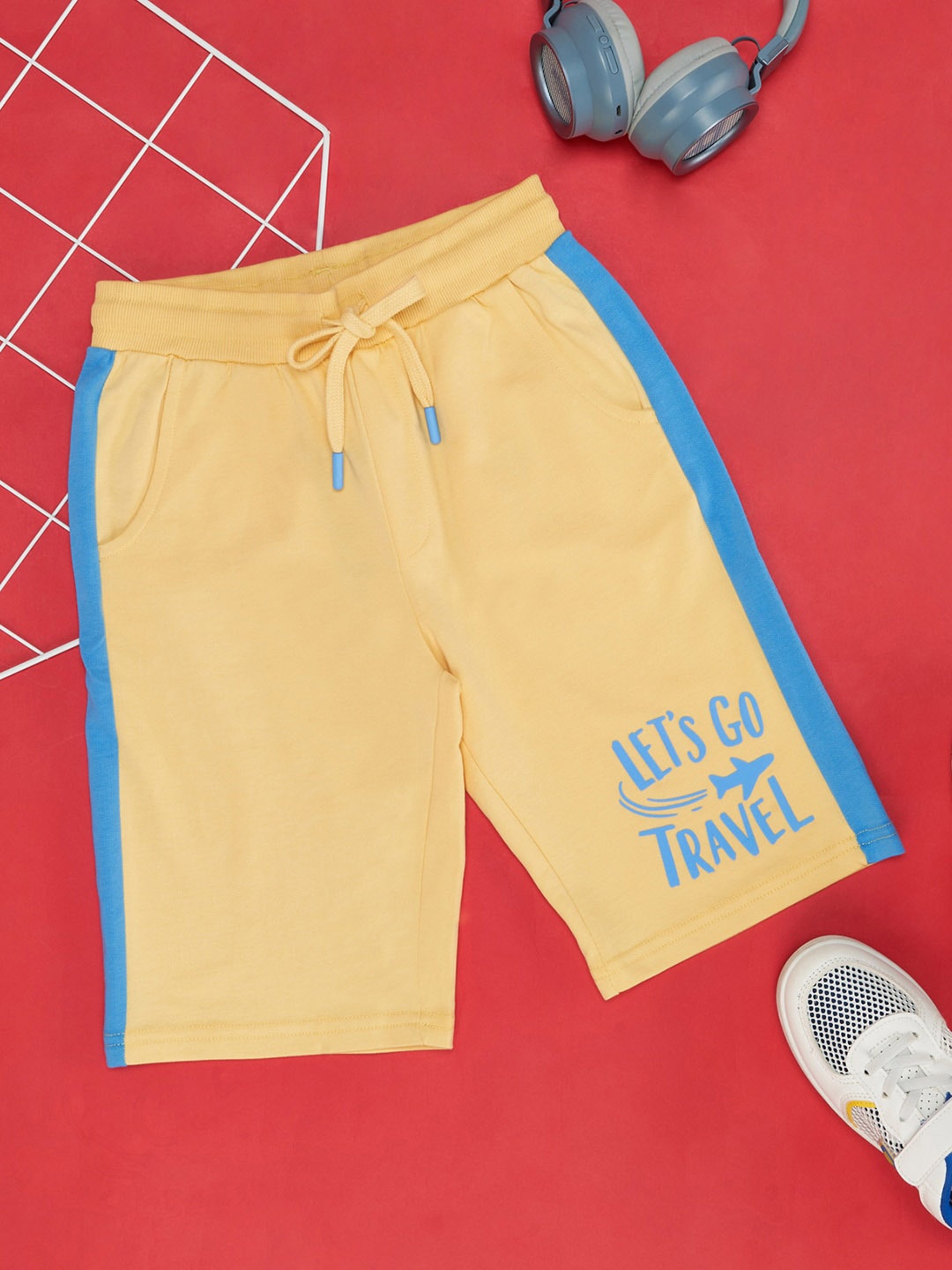 

Pantaloons Junior Boys Typography Printed Mid-Rise Cotton Regular Shorts, Yellow