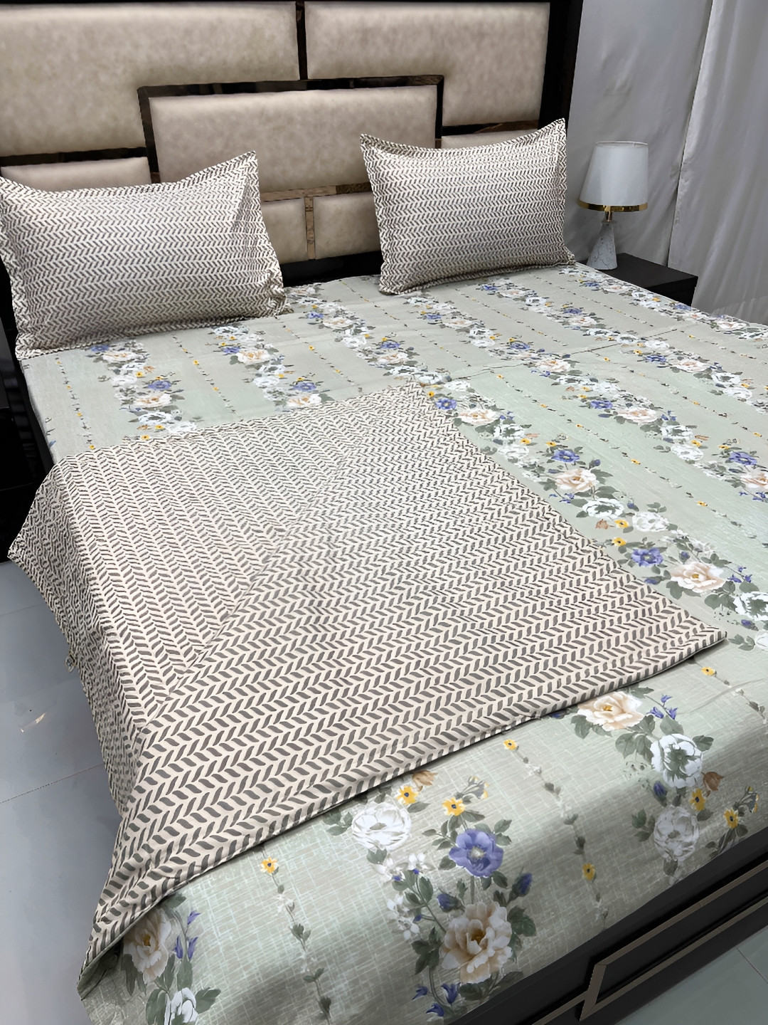 

Pure Decor Green & Blue 4 Pcs Floral Cotton Double King Fine Bedding Set