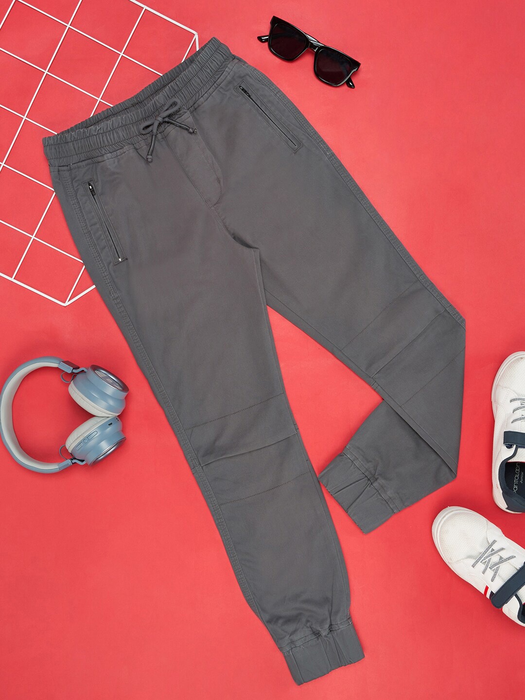 

YU by Pantaloons Boys Seamed-Knee Detail Mid-Rise Joggers, Grey