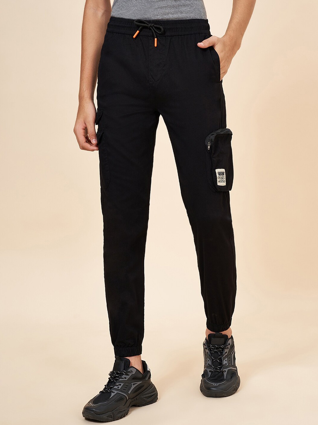 

Coolsters by Pantaloons Boys Mid Rise Cotton Cargo Joggers, Black