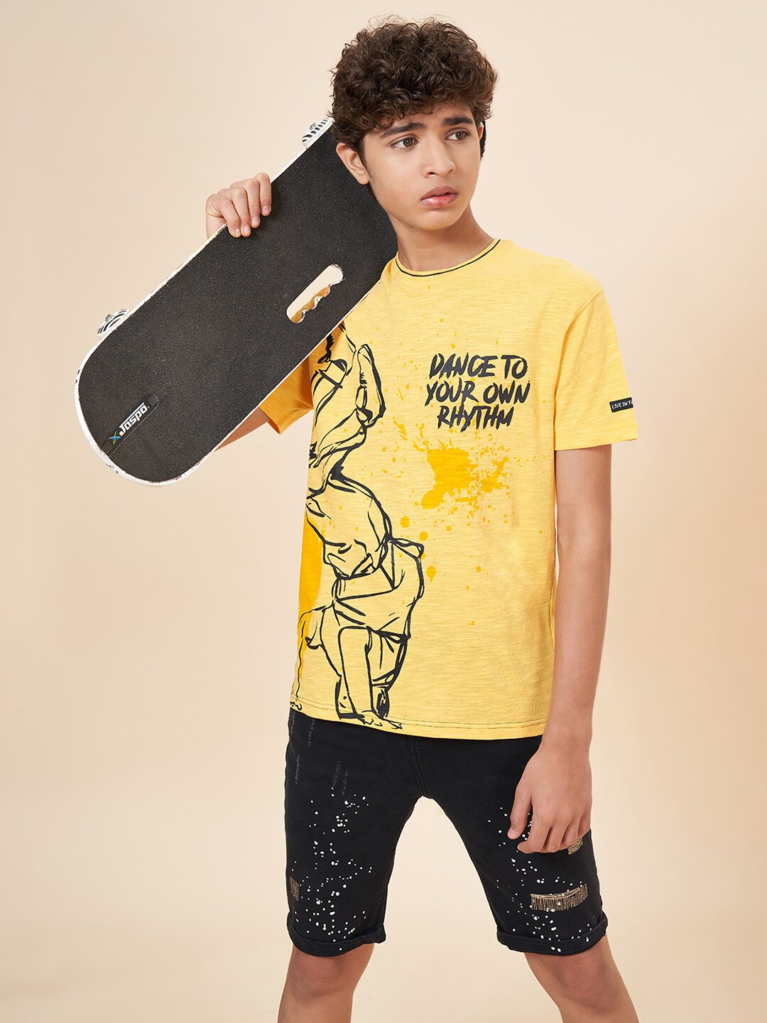 

Coolsters by Pantaloons Boys Printed Round Neck Cotton Regular Fit T-shirt, Yellow