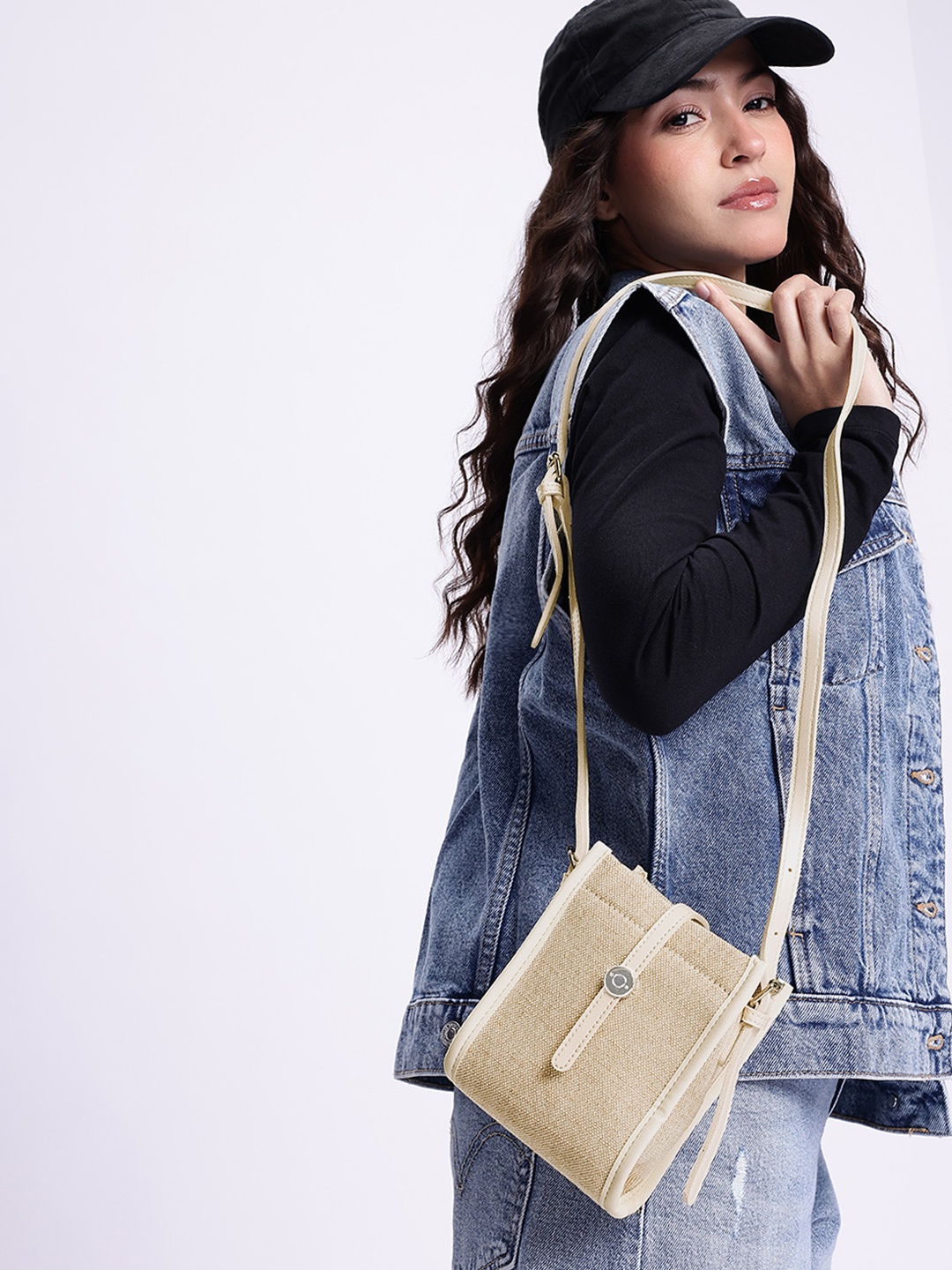 

Mast & Harbour Structured Sling Bag, Beige