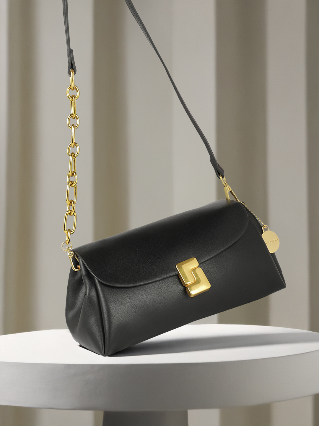 

Mast & Harbour Structured Shoulder Bag, Black