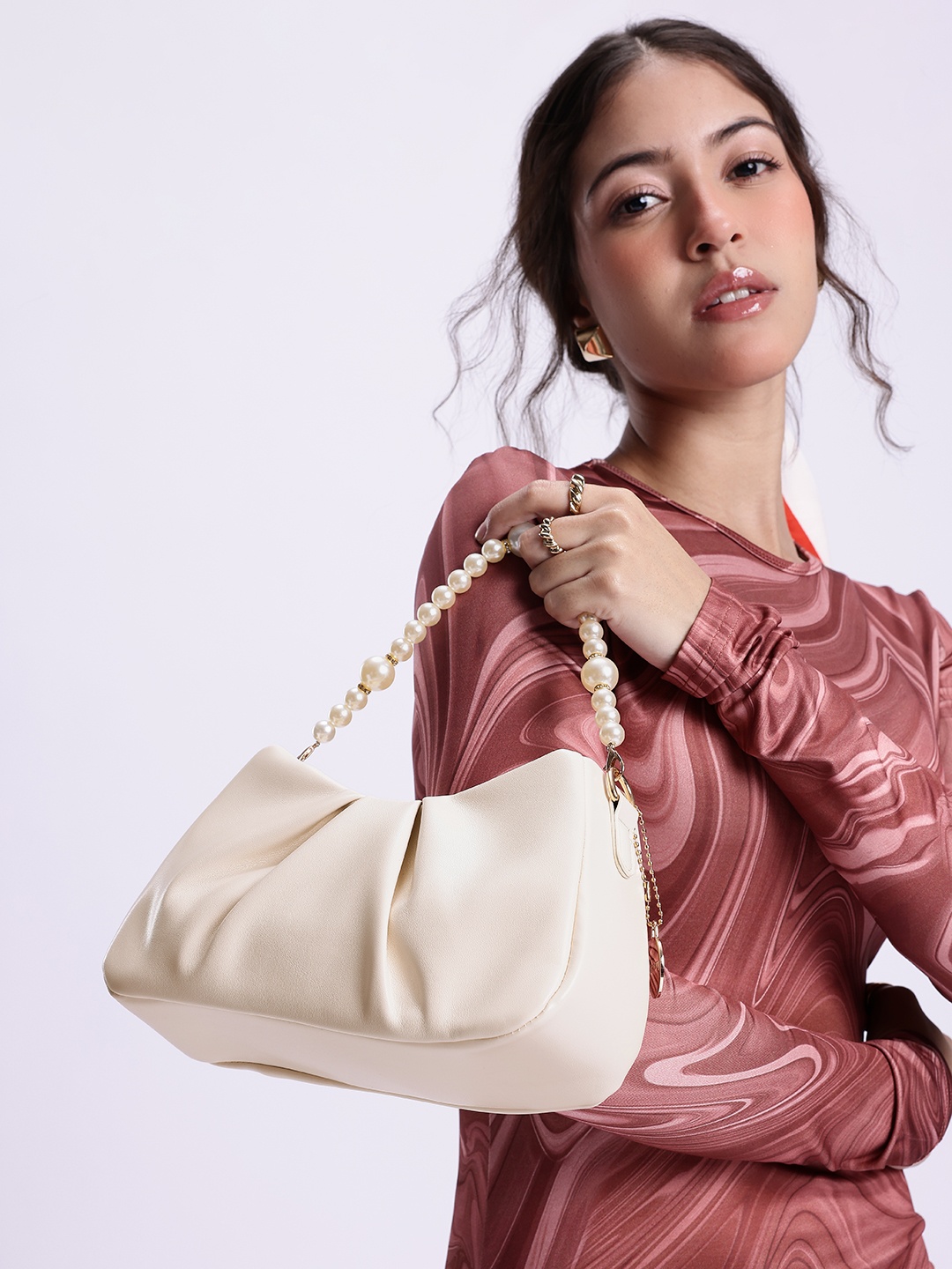 

DressBerry Structured Shoulder Bag, Cream