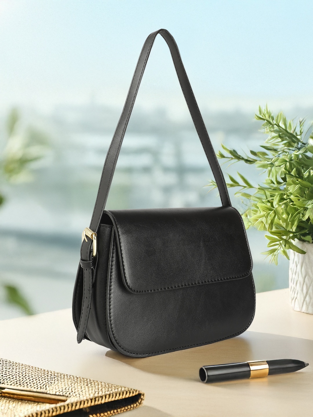 

Mast & Harbour Structured Shoulder Bag, Black