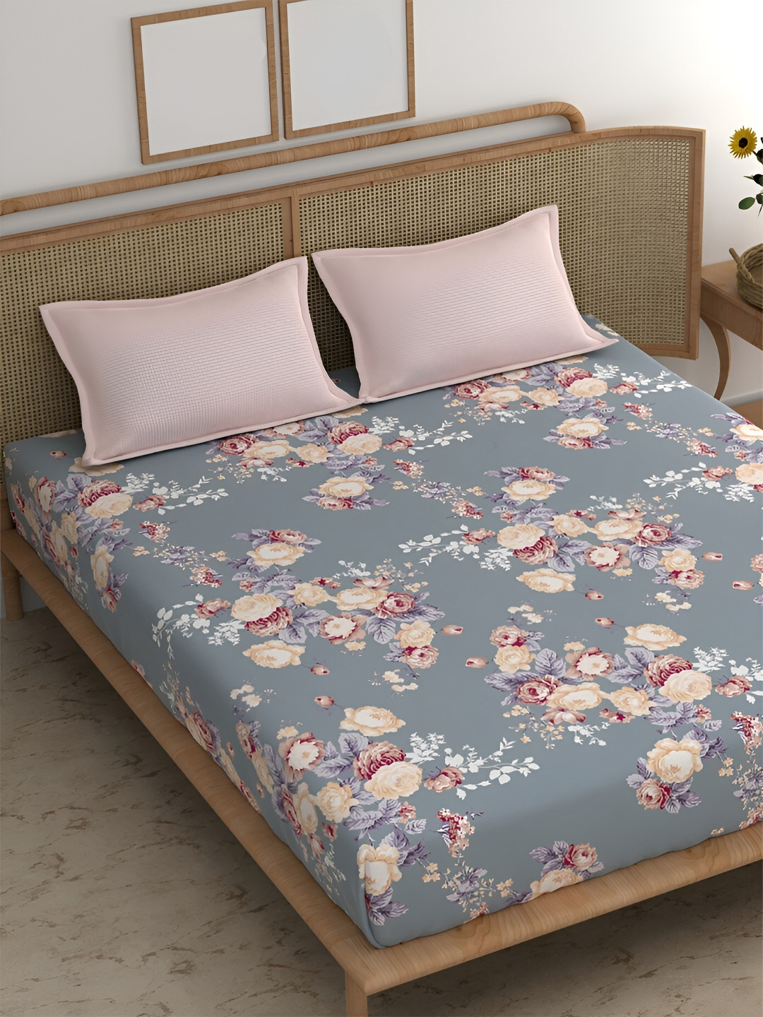 

Srijee Decors Blue & White Floral Printed 210 TC King Bedsheet With 2 Pillow Covers