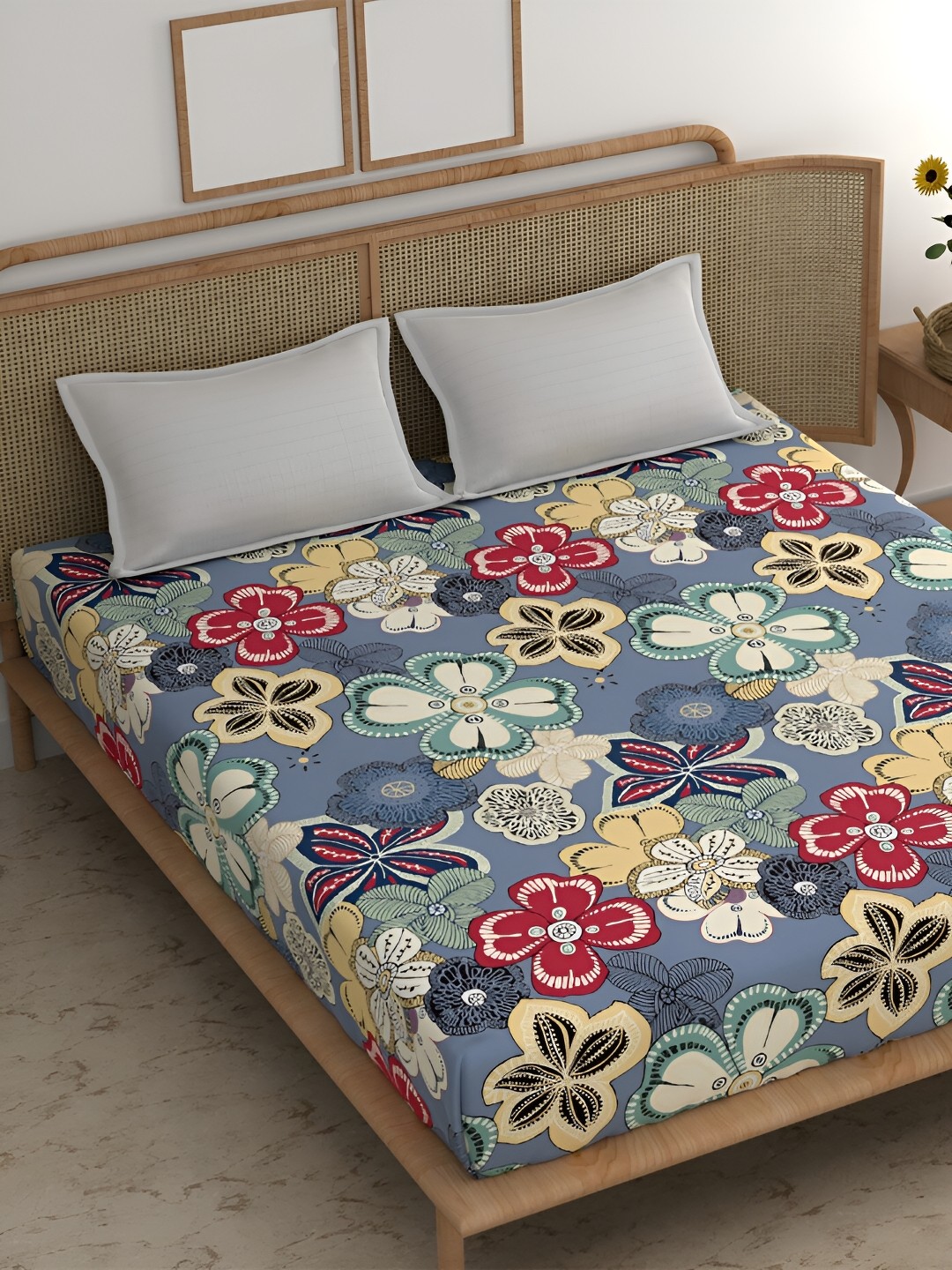 

Srijee Decors Blue & Red Floral Printed 210 TC King Bedsheet With 2 Pillow Covers