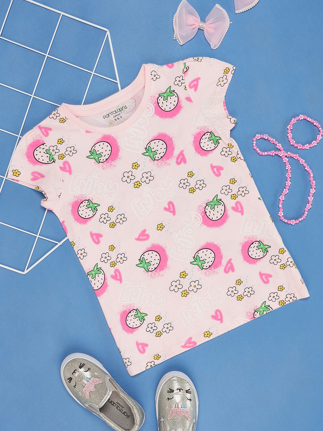 

Pantaloons Junior Girls Conversational Printed Round Neck Cotton T-shirt, Pink