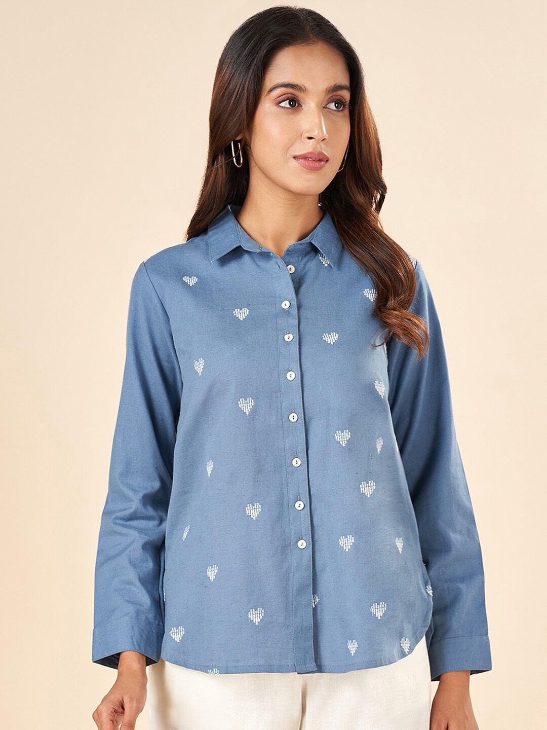 

AKKRITI BY PANTALOONS Graphic Printed Cotton Shirt-Collar Shirt, Navy blue