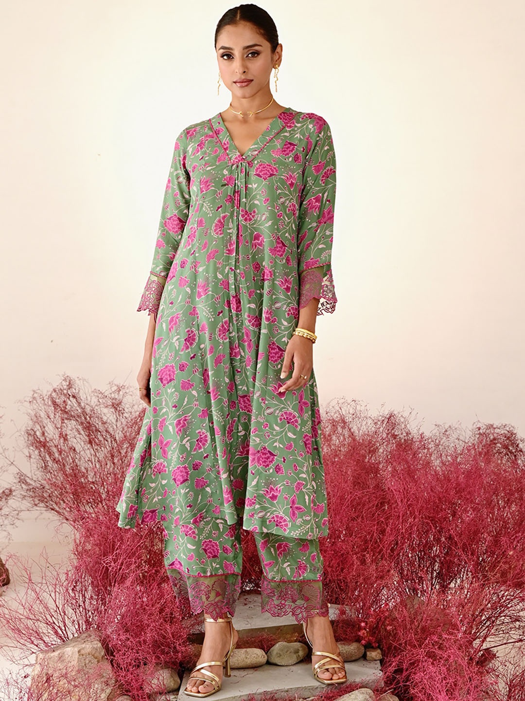 

Baise Gaba Floral Printed Organza A-Line Kurta & Trousers With Dupatta, Green