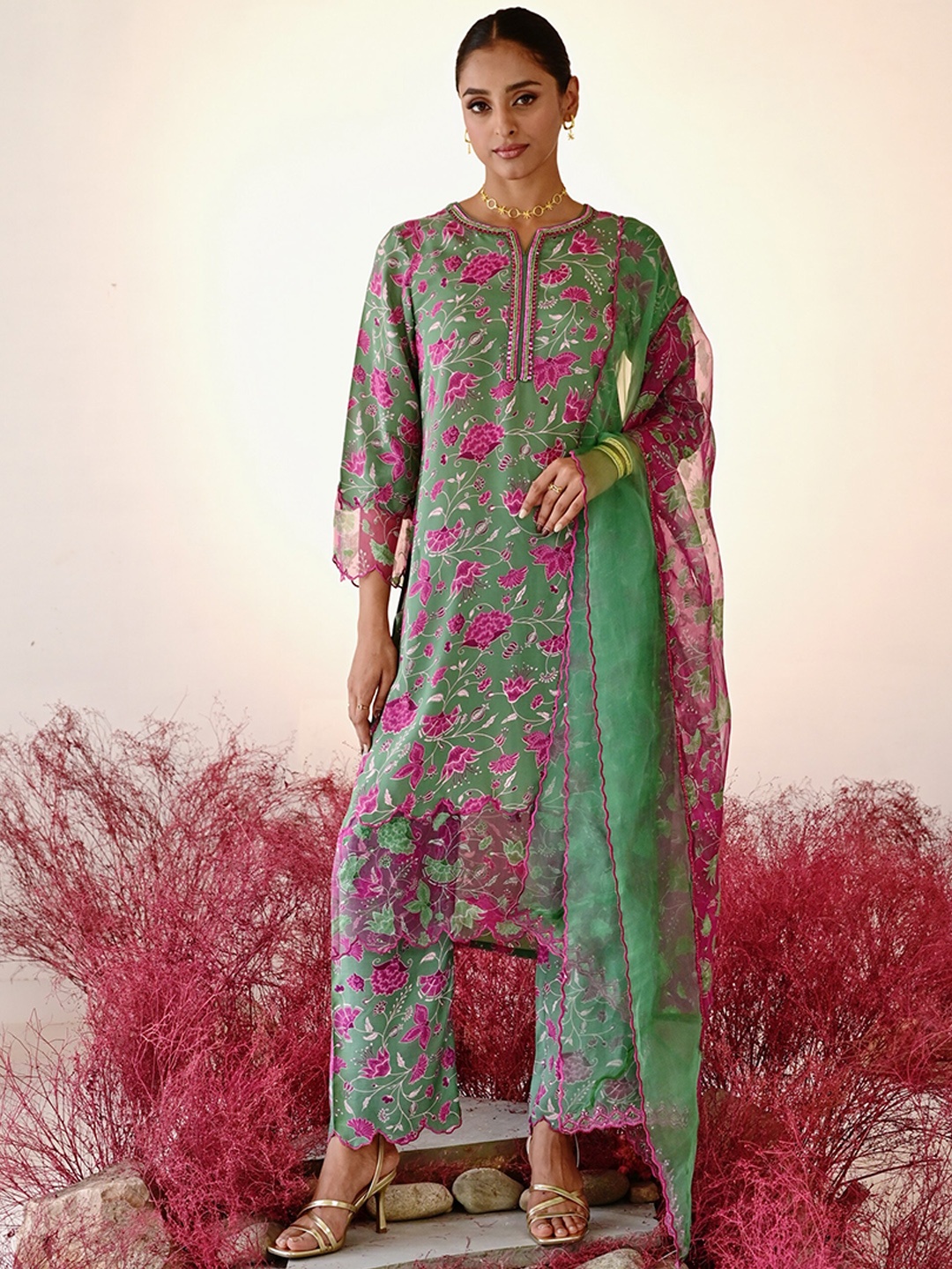 

Baise Gaba Floral Printed Organza A-Line Kurta & Trousers With Dupatta, Green