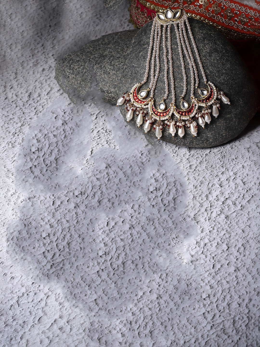 

DUGRISTYLE Gold-Plated Kundan Studded Jhumar Passa Head Jewellery