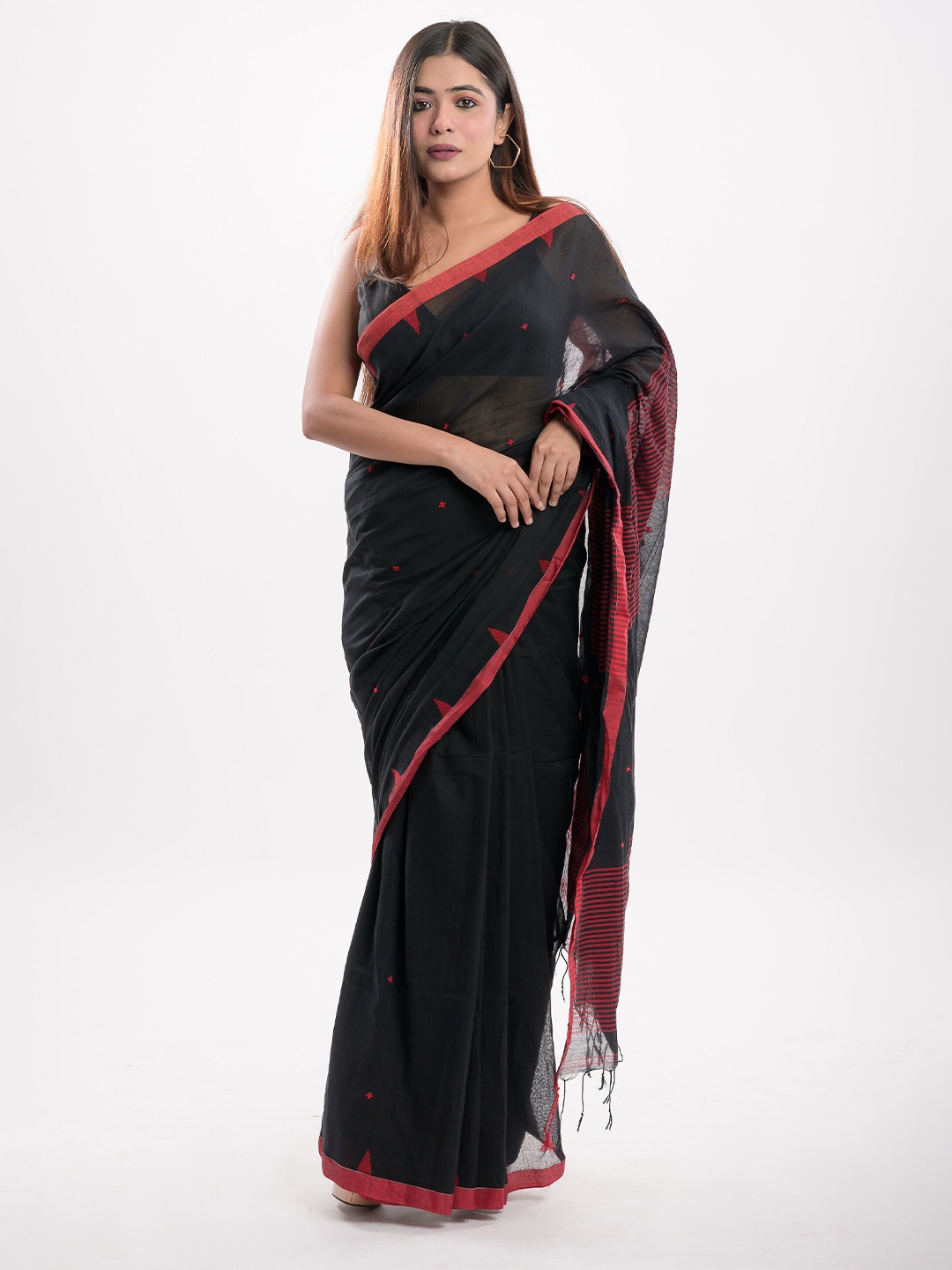 

RODDUR Woven Design Pure Cotton Saree, Black