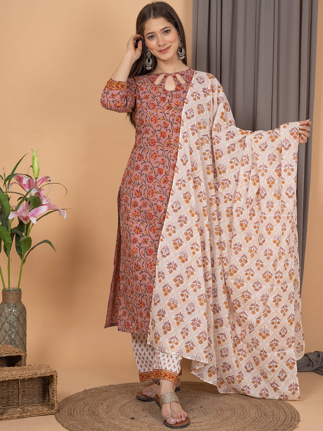 

Lirose Floral Printed Regular Pure Cotton Kurta With Pyjamas & Dupatta, Maroon