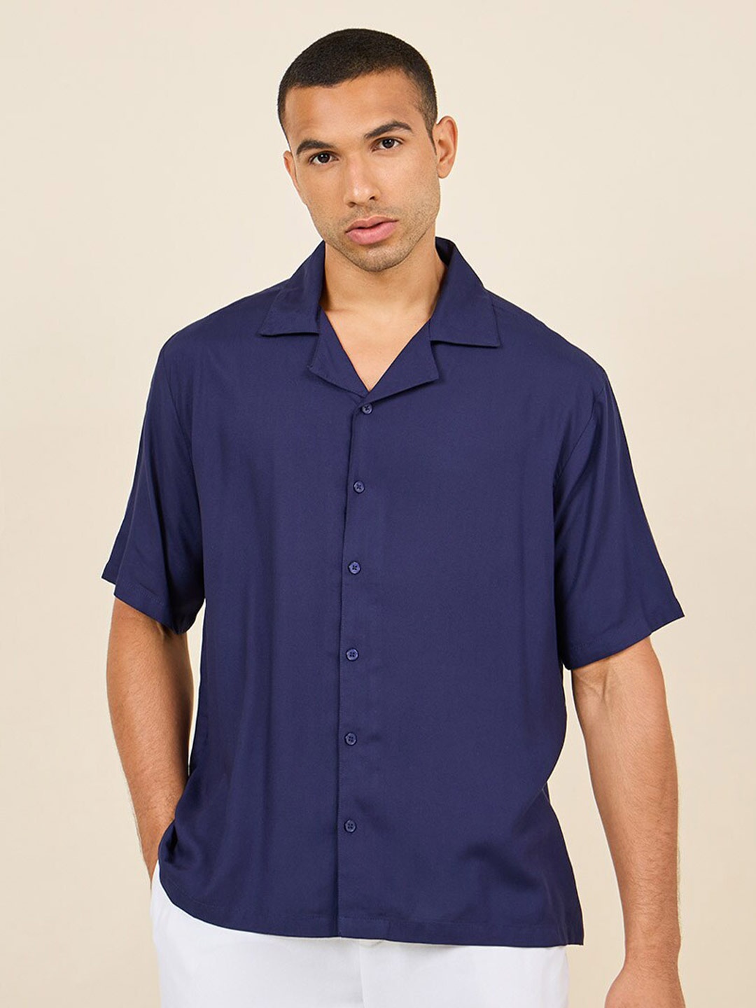 

Styli Relaxed Fit Solid Opaque Casual Shirt, Navy blue