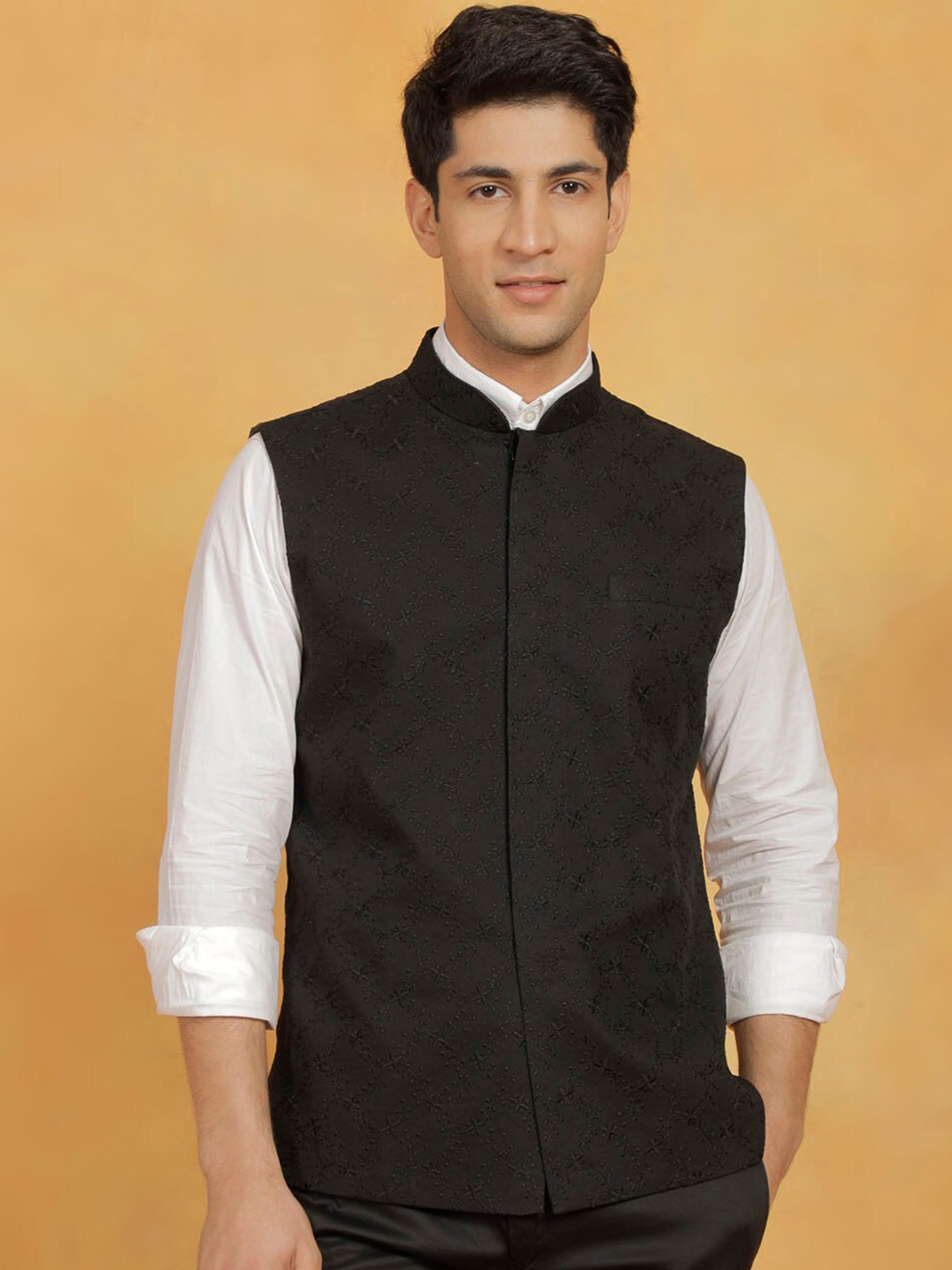 

VASTRAMAY Embroidered Nehru Jacket, Black